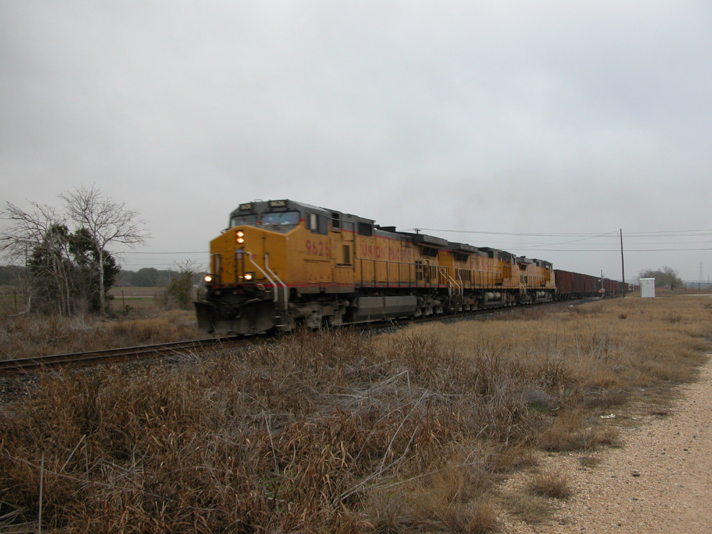 UP 9626  24Dec2011  Early morning SB across Watson Lane to JUDE 